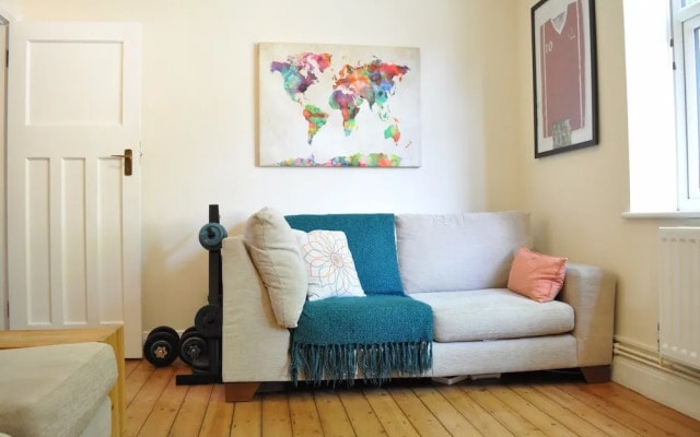 Bright 1 Bedroom Flat in North London