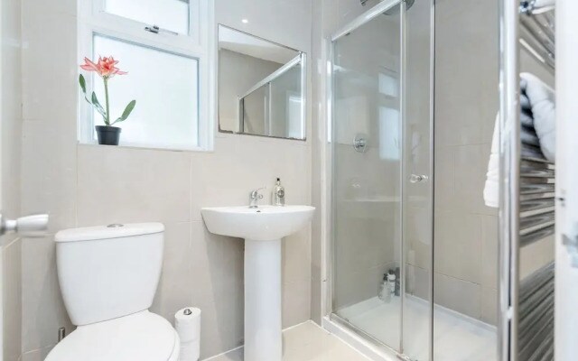 Clapham 2Bed with Patio by BaseToGo