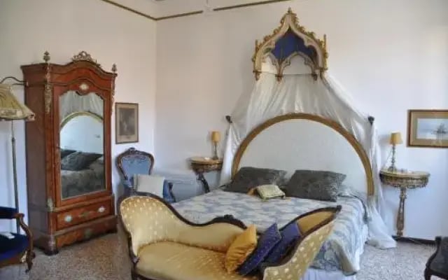 La Chambre DElla