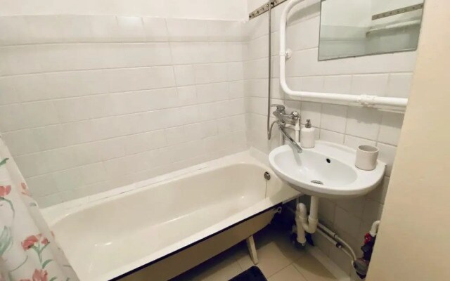 Spacious 3-Room Apartment & Parking