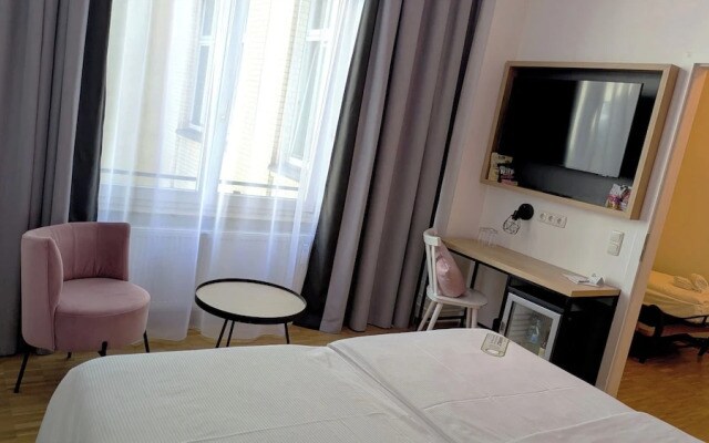 Mitart Hotel (Biohotel)