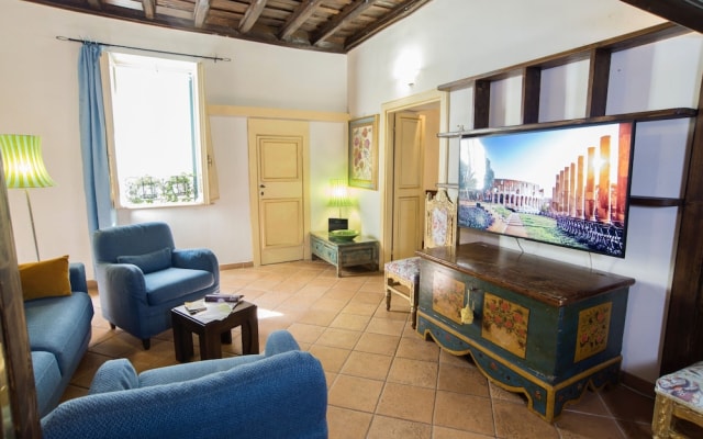 Trevi Fountain Apartment