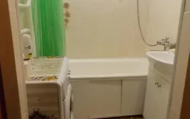 Desyatinnaya 4 Apartment