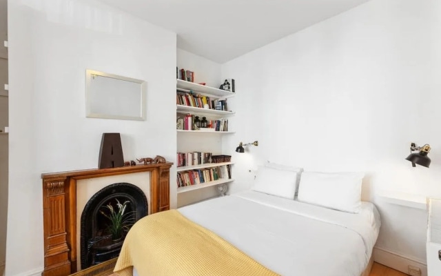 Lovely 2 Bed Apt W/patio nr Shepherd's Bush