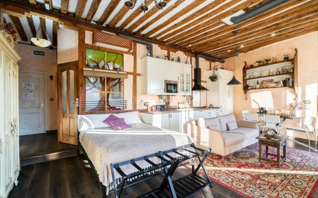 1851: Exceptional 19th century studio in Madrid