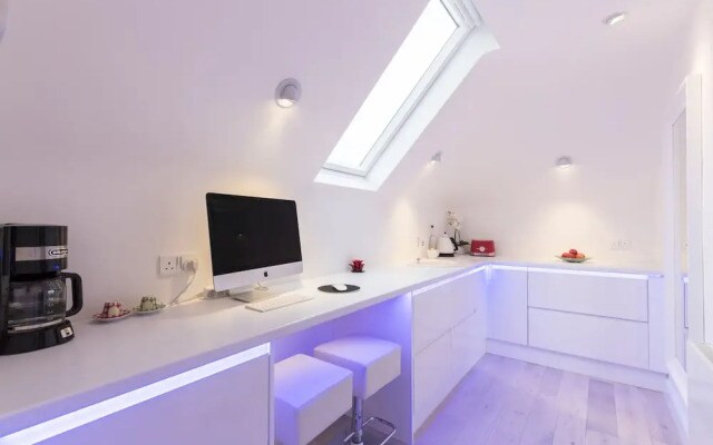 Dazzling 2br Flat Near by East Putney Station