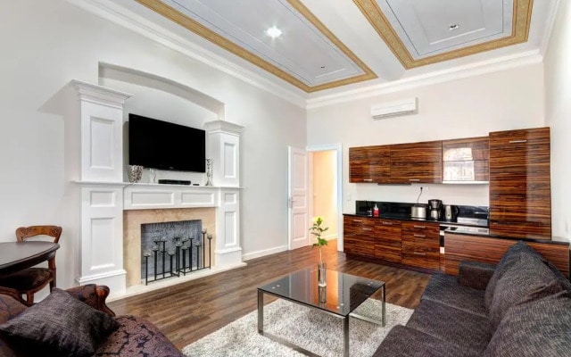 The Old Town Luxury Hideaway Apartment
