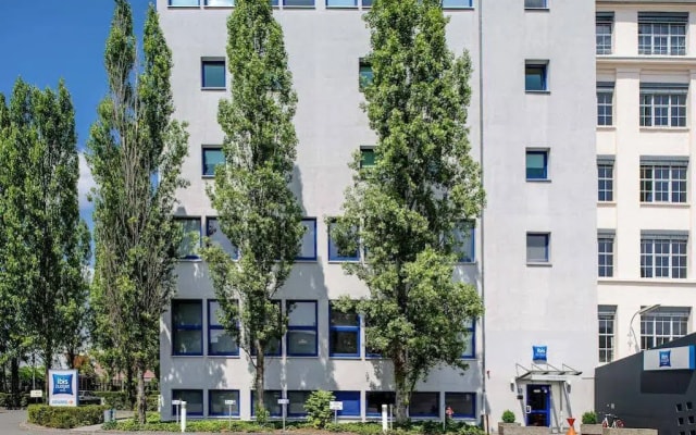 catalogImage