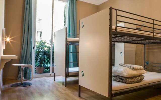 Born Barcelona Hostel