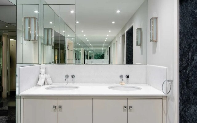 2 Luxe BDR Hans Place by The Residences