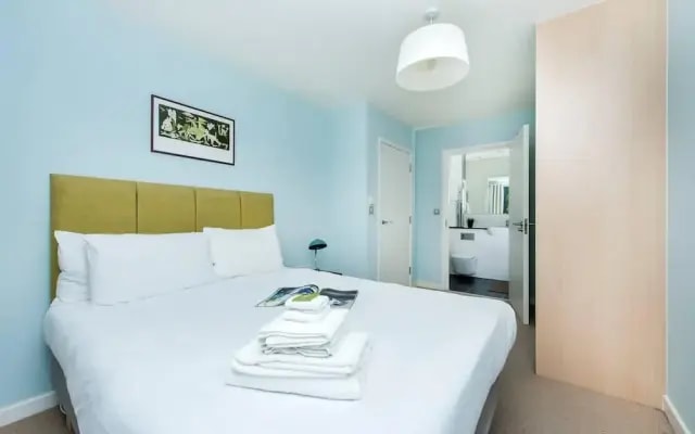 Stylish & Bright 3BR Apartment With Terrace