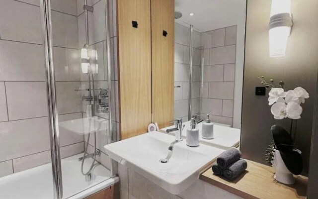 Newham - Apartment - Sleeps 2 - Great Location