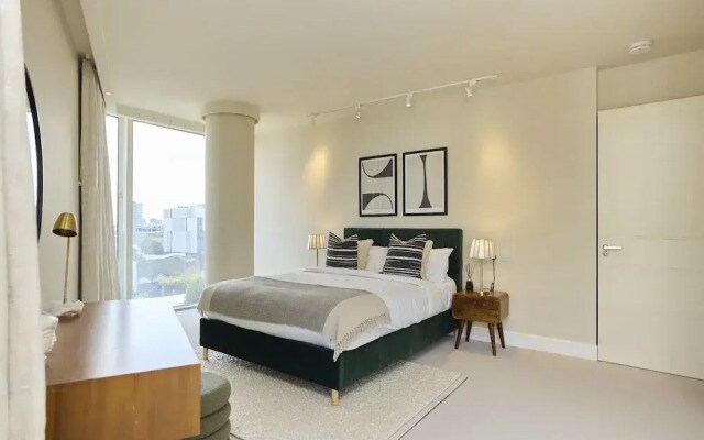 Battersea Riverside Luxury Apartment
