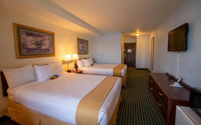 Clover Island Inn