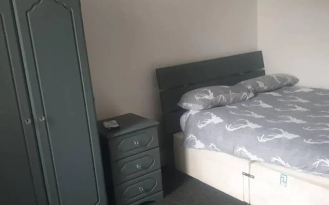 Hullidays - University Side Lg 4 bed House