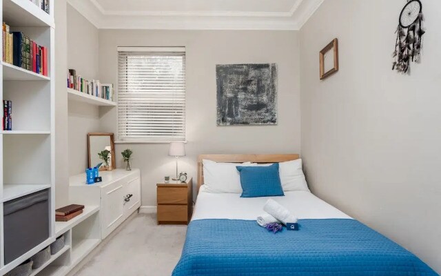 Stylish Manor Park Nest - AWX