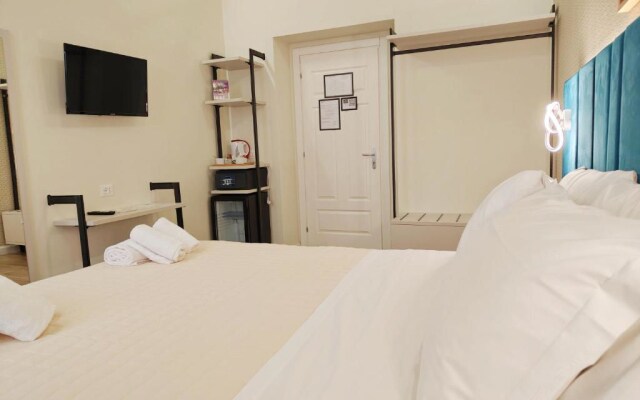 Nicole Suite