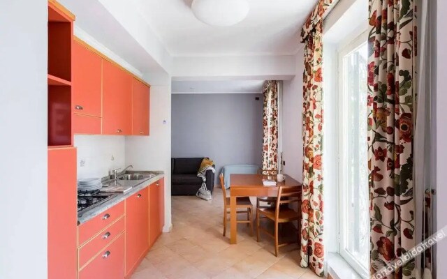 Crosti Apartments