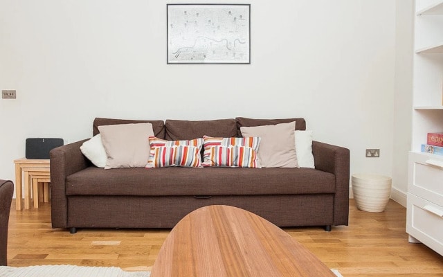 Modern 2 Bedroom Apartment