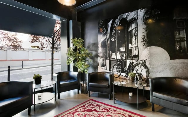 Fira Apartments