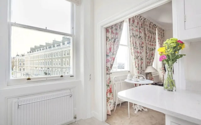 Classic South Kensington Home with Balcony