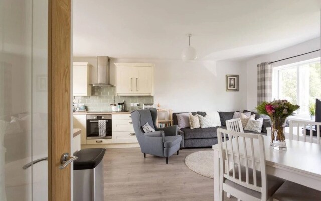 The Farm House Apartment + Free Parking