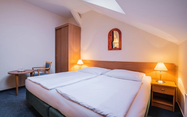 EA Hotel Tosca