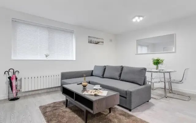 FG Property - Earls Court Cromwell Sherborne II