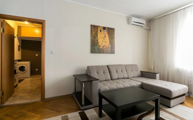 MaxRealty24 Черняховского, 3