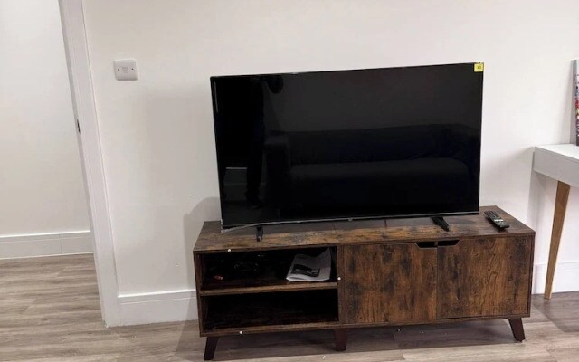 London 1 bed Luxe Flat Ilford Beautiful