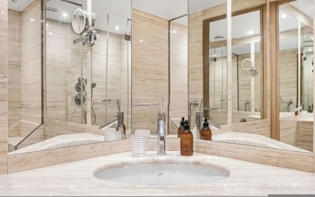 Mayfair Home Central AC Huge Terrace