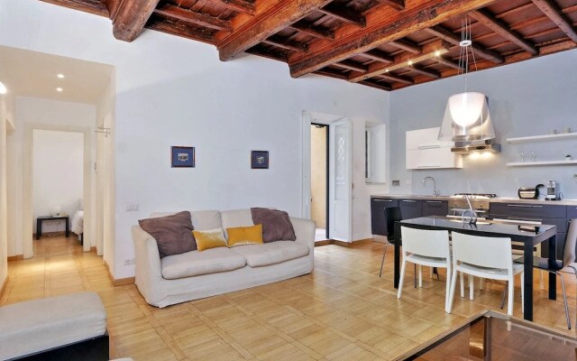 Charme Monti Small Terrace