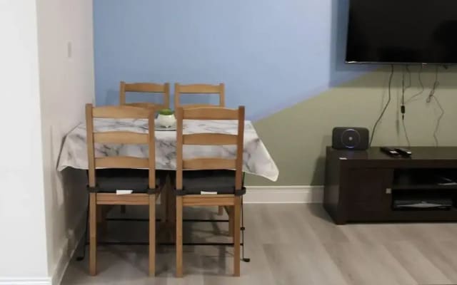Apartment - Sleeps 4 - Garden - Parking