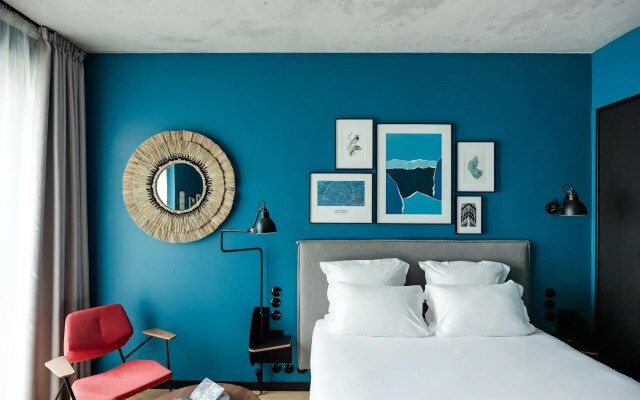 Deskopolitan House
