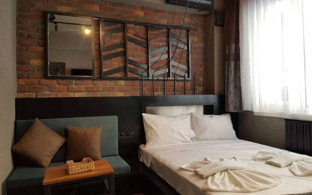 Local Serdest Hotel