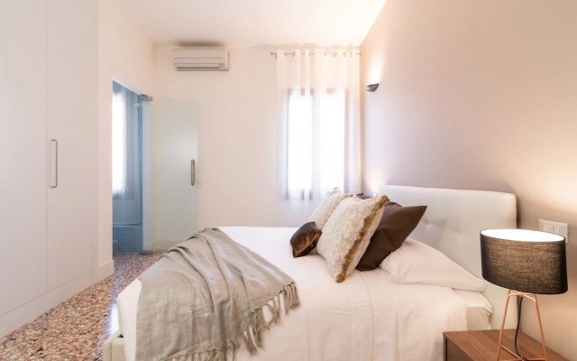 Casanova Deluxe Apartment by Wonderful Italy