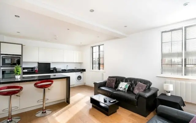 Modern 2 Bed In The Heart Of Ealing Broadway