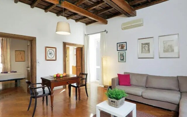 Giubbonari Apartment