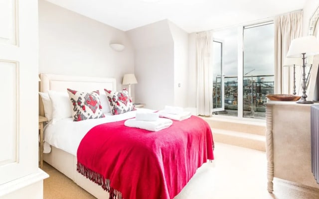 Luxury Battersea Park Home with Stunning Views