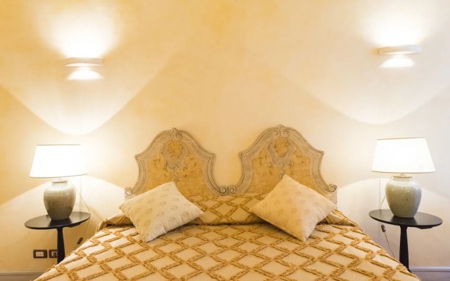 lolART luxury at Spanish Steps