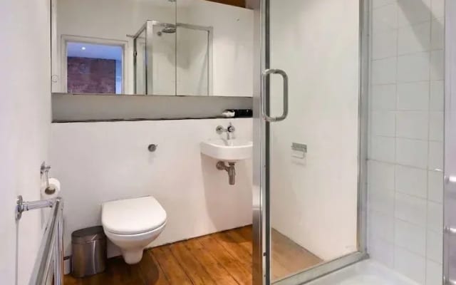Spacious Studio in a Converted Warehouse Shoreditch