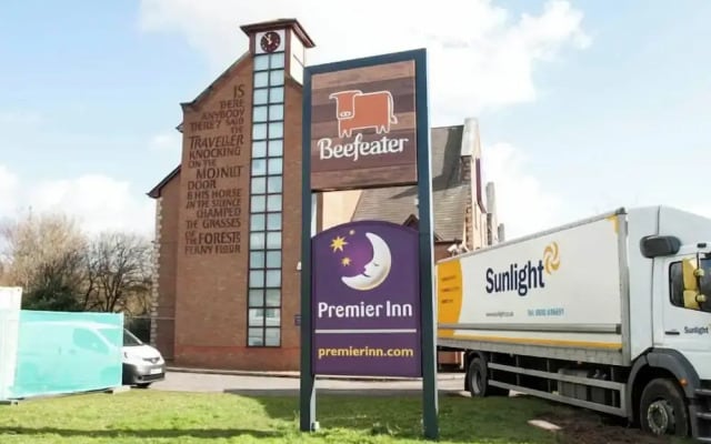 Premier Inn Guildford North - A3