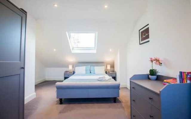 Surbiton Luxury Garden House 19A