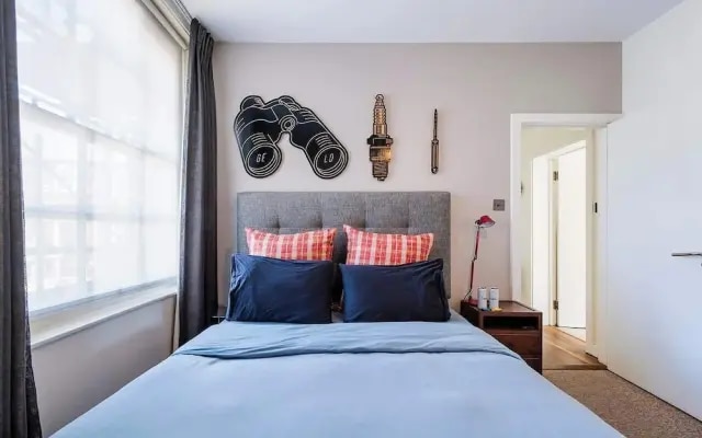 The Writers Light- 2 bed Shoreditch