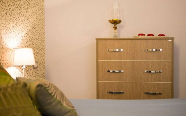 Mikale Rooms