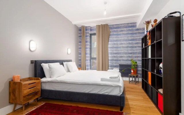 Stunning 2br Home W/Garden, 20 Min To Central!