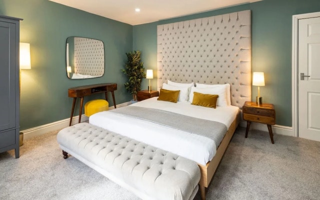 Host Stay The Falkner Quarters I and II