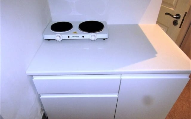 Stylish Private Double En-suite - 1