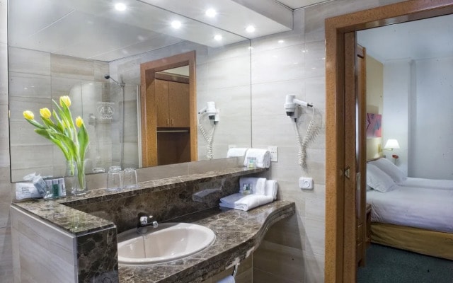 Acacia Suite