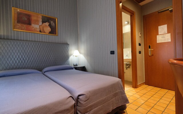Hotel Lirico